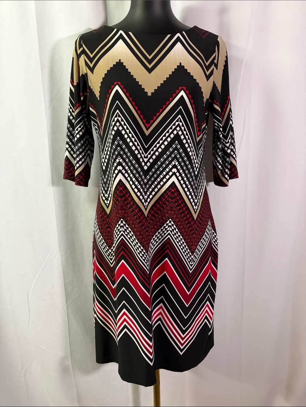Studio One Black Red & Tan Chevron Print 3/4 Sleeve Shift Dress